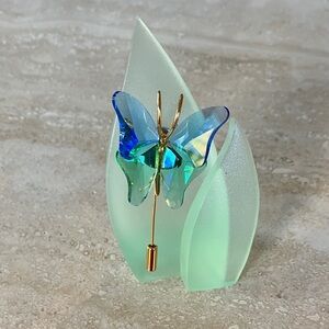 🦋Vintage Swarovski Iridescent Blue and Green Butterfly Stick Pin with Stand🦋